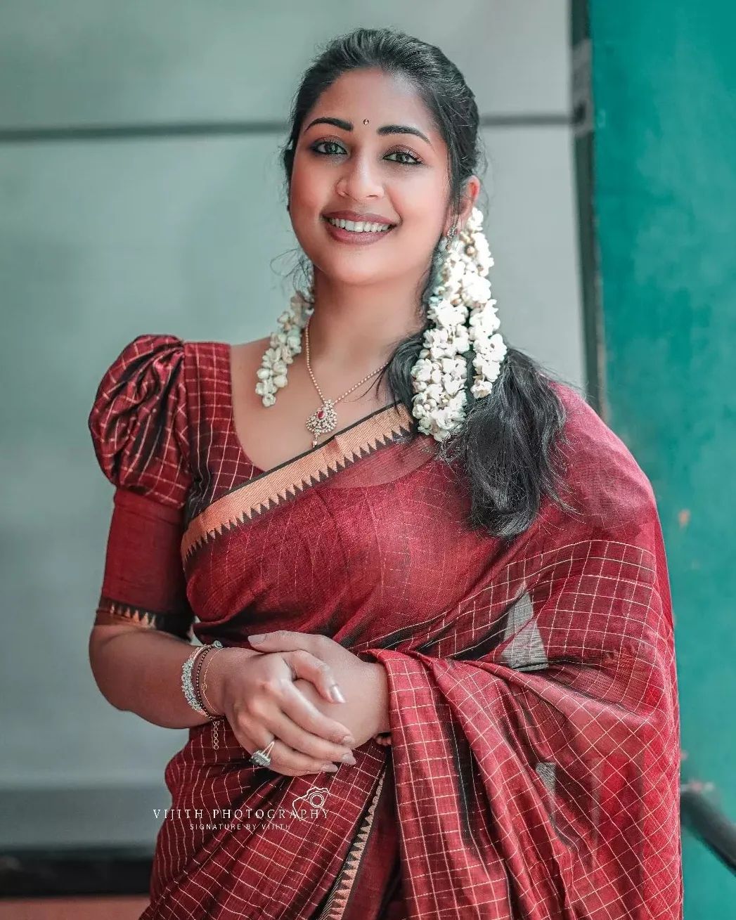 Kashish Dadhwal in Navya Saree