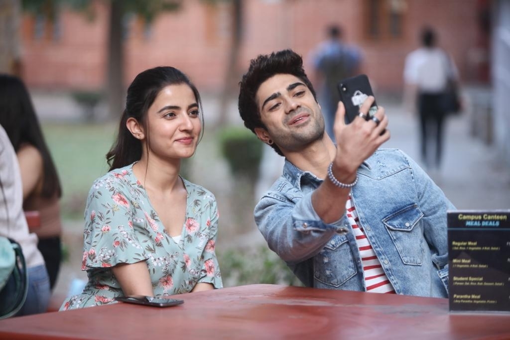 తెలుగు తెరపై సరికొత్త అందం (ఫొటోలు) తెలుగు తెరపై సరికొత్త అందం (ఫొటోలు)