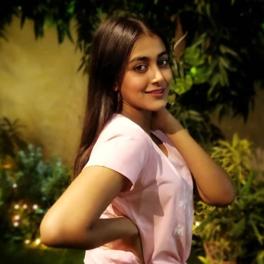 Bengali actress, Bengali serial, tollywood, টলিউড, বাঙালি অভিনেত্রী, বাংলা সিরিয়াল জি বাংলার নতুন সিরিয়াল 'গৌরী এল' নামভূমিকায় থাকা মোহনা মাইতির আসল পরিচয় জানা আছে কি? | Who is zee bangla's Gouri elo actress Mohana Maiti - Oneindia Bengali