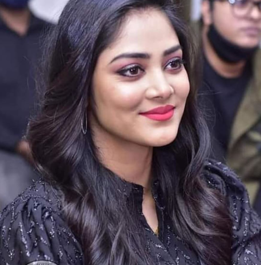 ছক ভেঙে খোলামেলা পোশাকে আগুন ধরালেন টেলি অভিনেত্রী সোনামণি সাহা, নিমেষে  ভাইরাল হল ছবি | Here Are Some Hot Pictures Of Actress Sona Moni Saha -  Oneindia Bengali