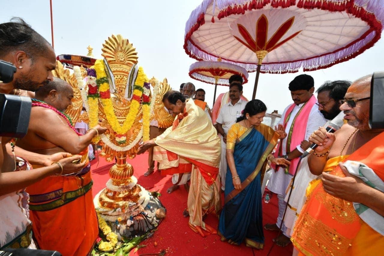 యాదాద్రి మహాకుంభ సంప్రోక్షణ మహోత్సవం-ఫోటోలు యాదాద్రి మహాకుంభ సంప్రోక్షణ మహోత్సవం-ఫోటోలు