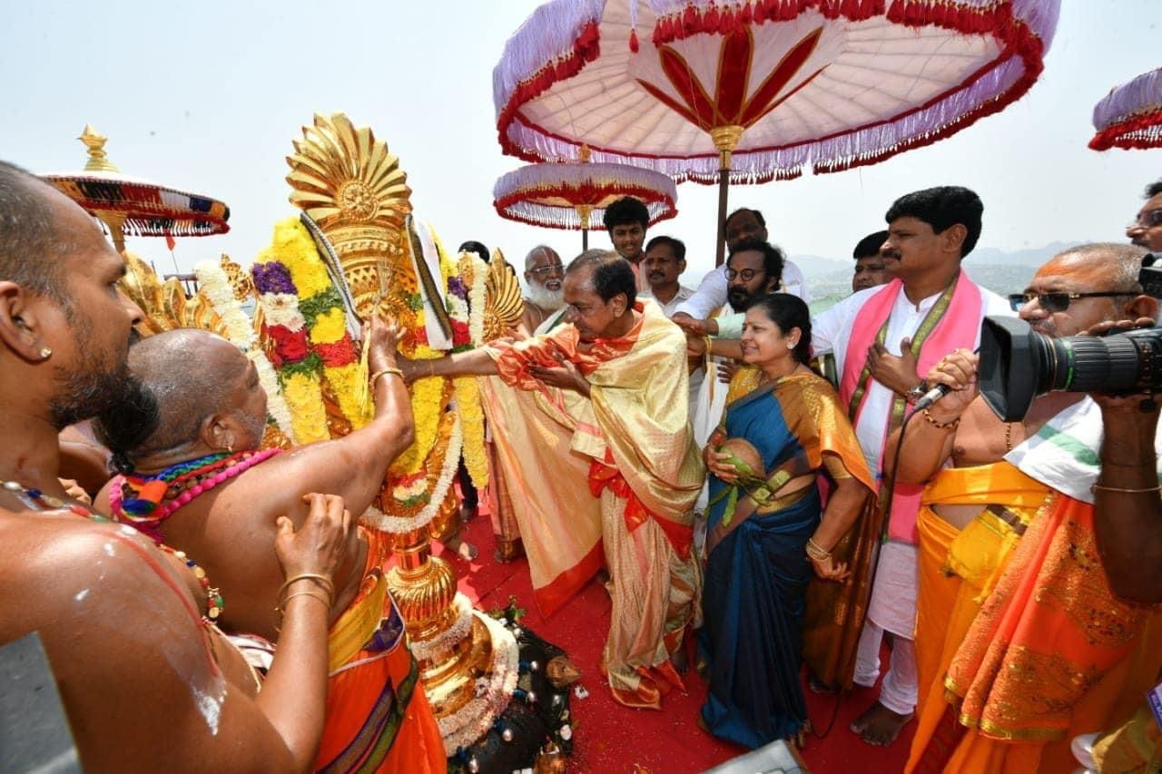 యాదాద్రి మహాకుంభ సంప్రోక్షణ మహోత్సవం-ఫోటోలు యాదాద్రి మహాకుంభ సంప్రోక్షణ మహోత్సవం-ఫోటోలు