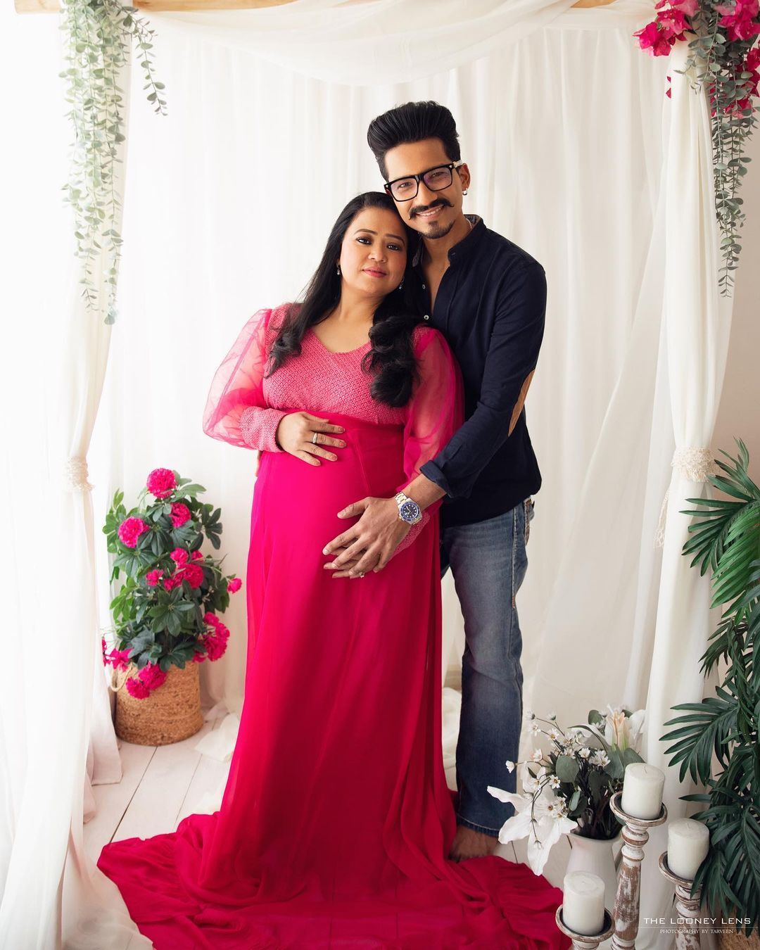 Photoshoot के दौरान बेबी बंप फ्लॉट करती दिखीं भारती सिंह, Photos हुईं सोशल मीडिया पर वायरल