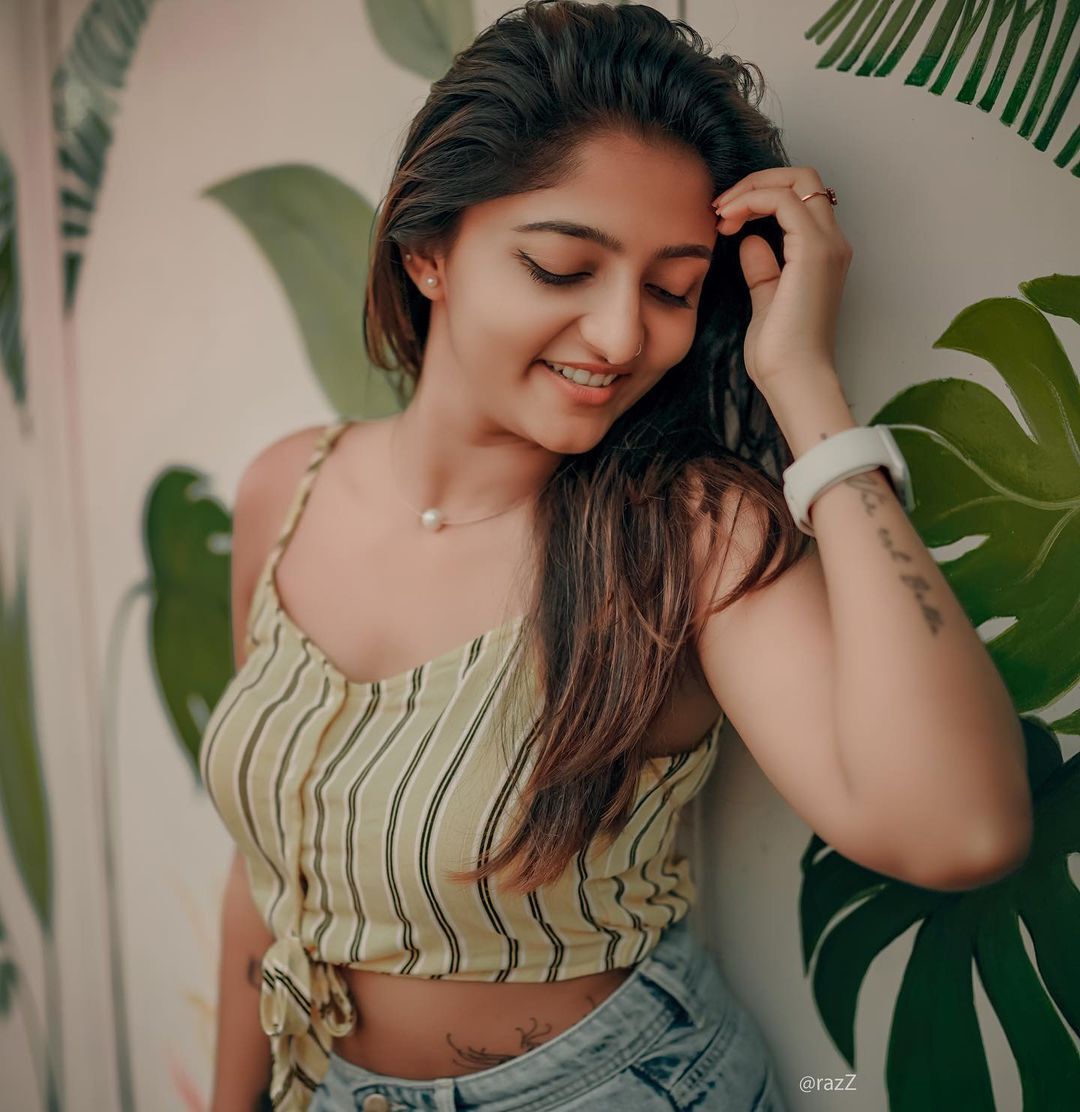 Social Media Glamorous Star Ashika Ashokan Stunning Pics ഡ്രൈസ്സിലാണ്