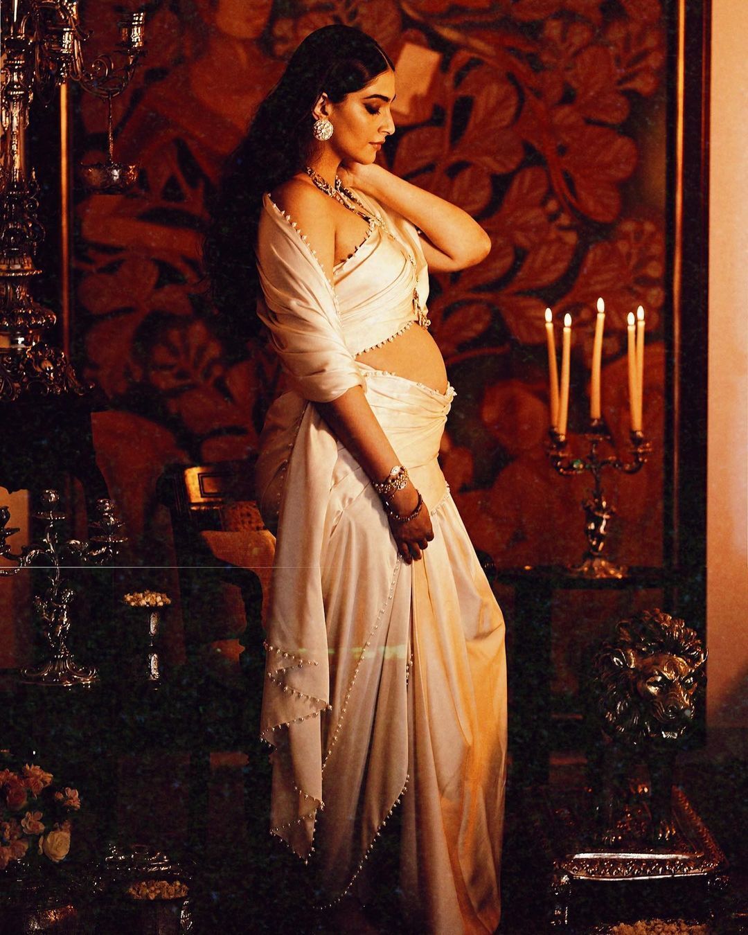 Sonam Kapoor flaunts baby bump as Apsara, see viral photos Sonam Kapoor flaunts baby bump as Apsara, see viral photos