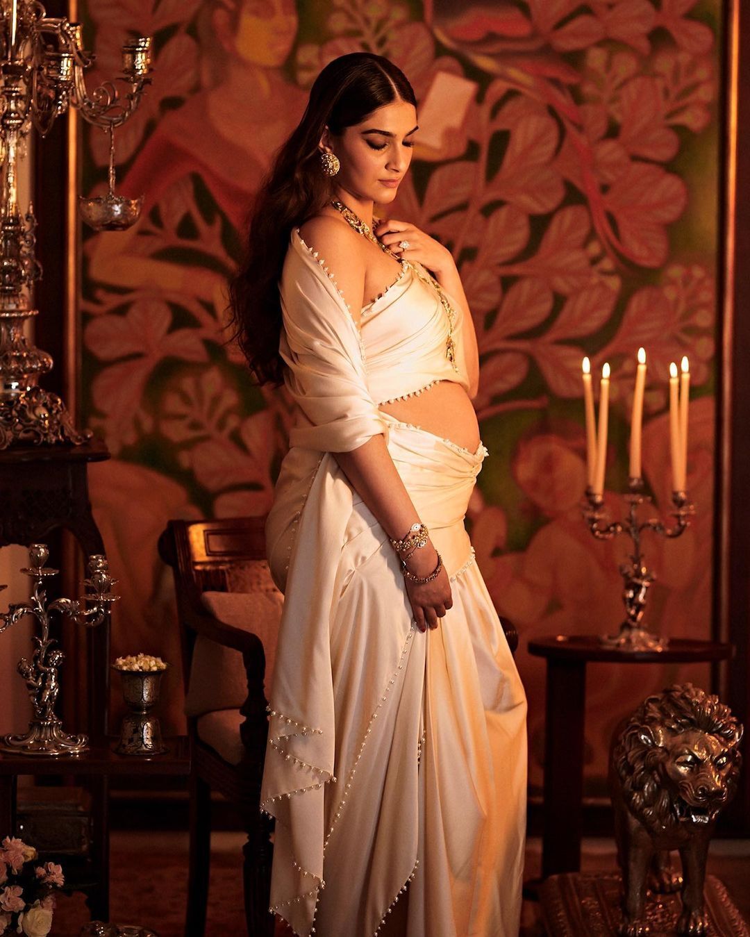 Sonam Kapoor flaunts baby bump as Apsara, see viral photos Sonam Kapoor flaunts baby bump as Apsara, see viral photos