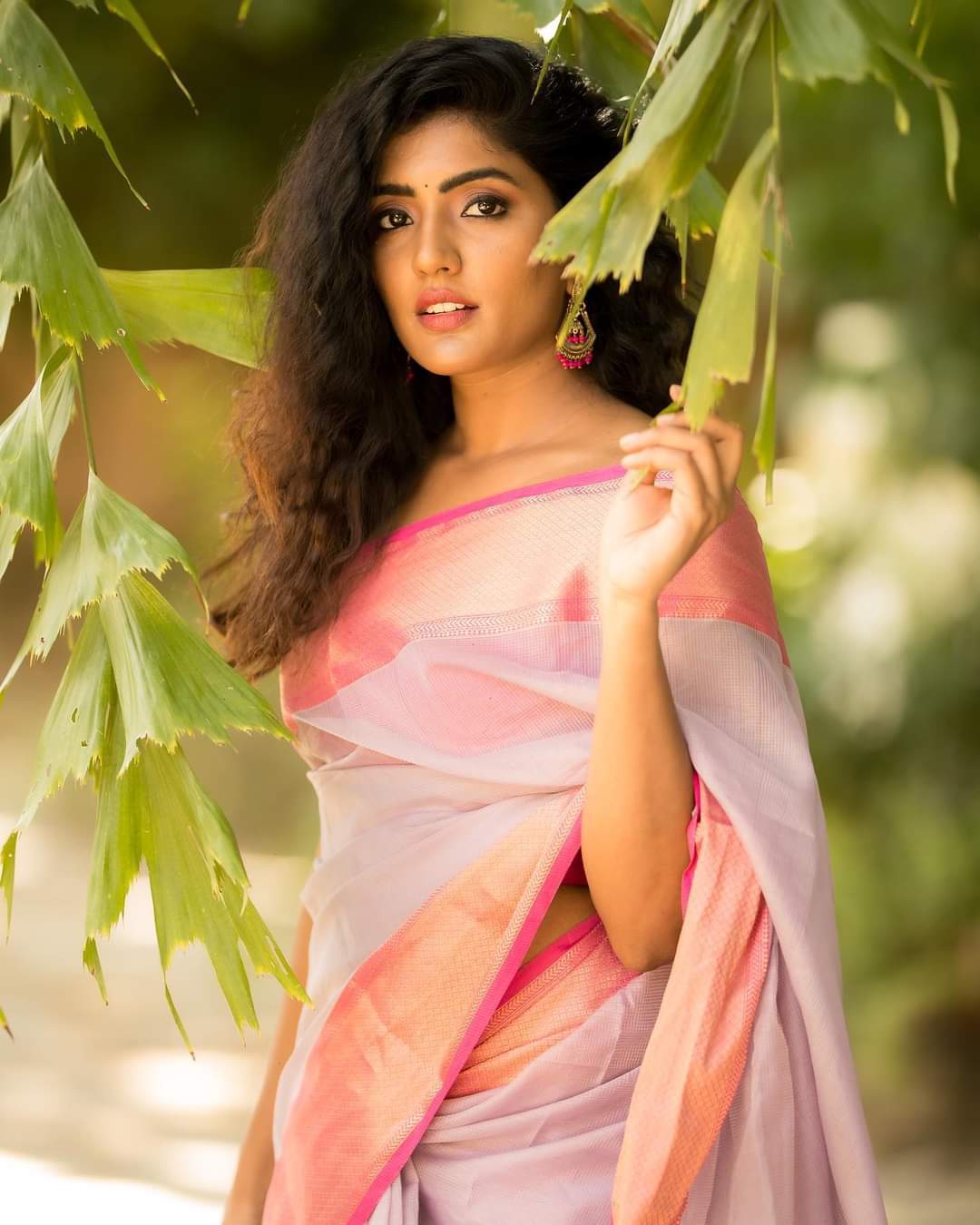 హైరబ్బా.. ఈషా రెబ్బా (ఫొటోలు) హైరబ్బా.. ఈషా రెబ్బా (ఫొటోలు)