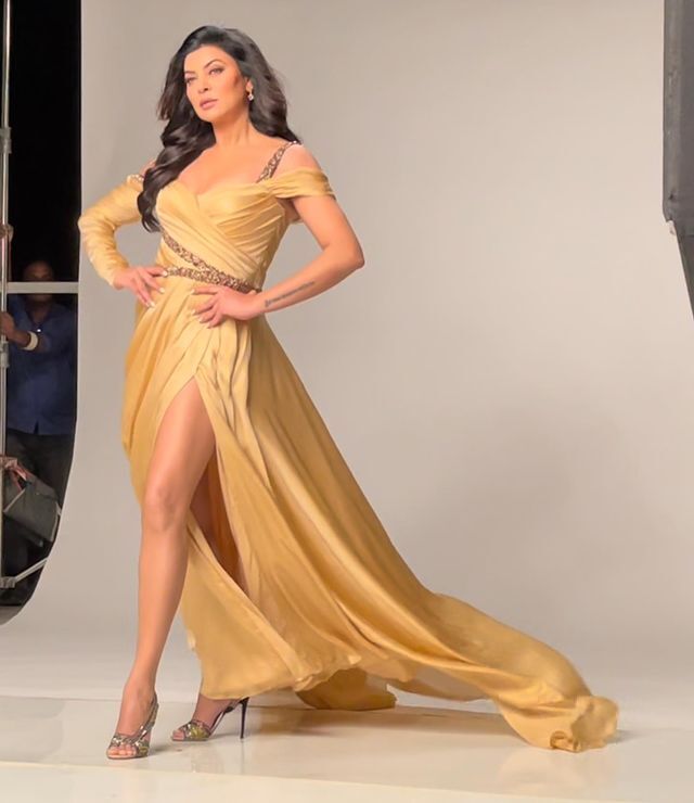 Yellow             Photos     