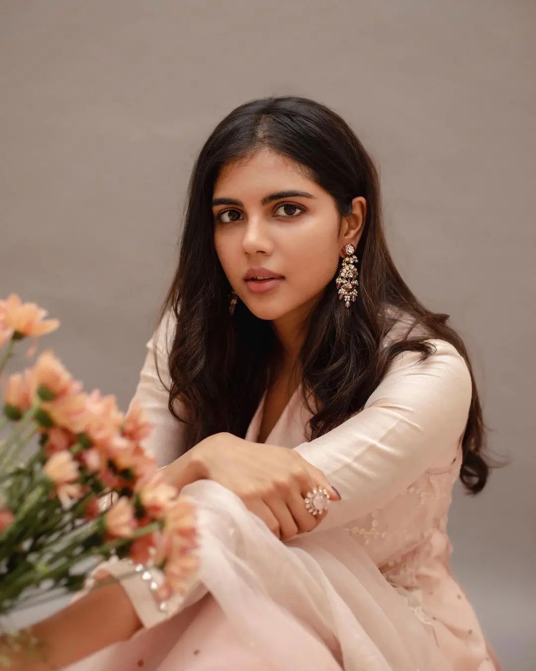 Actress Kalyani Priyadarshan with Mother Lissy Photos Goes Viral ലിസിയും കല്യാണി പ്രിയദര്ശനും