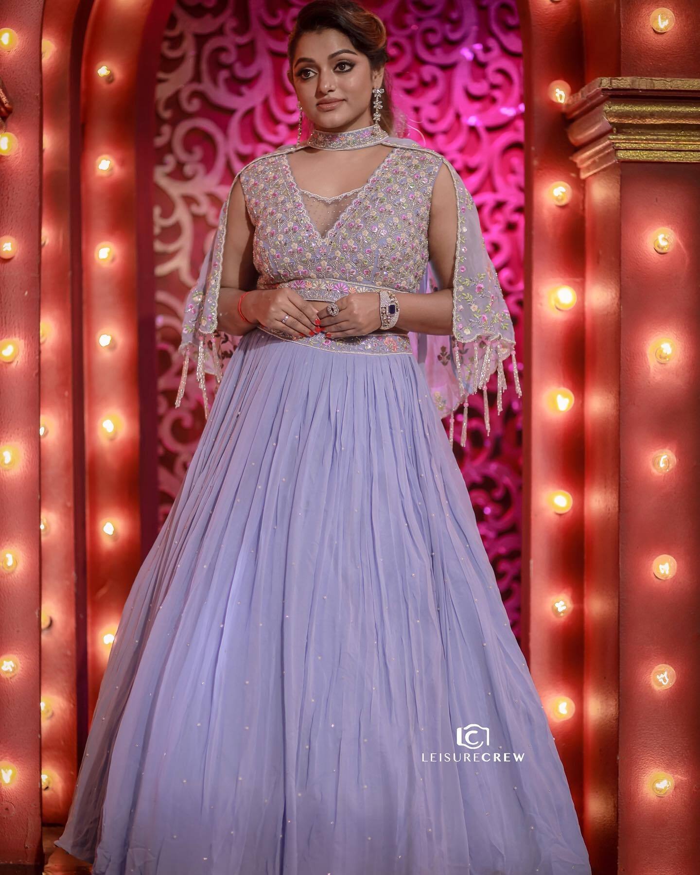 Anchor Meera Anil latest photos goes viral | വന്നു...കണ്ടു...കീഴടക്കി ...