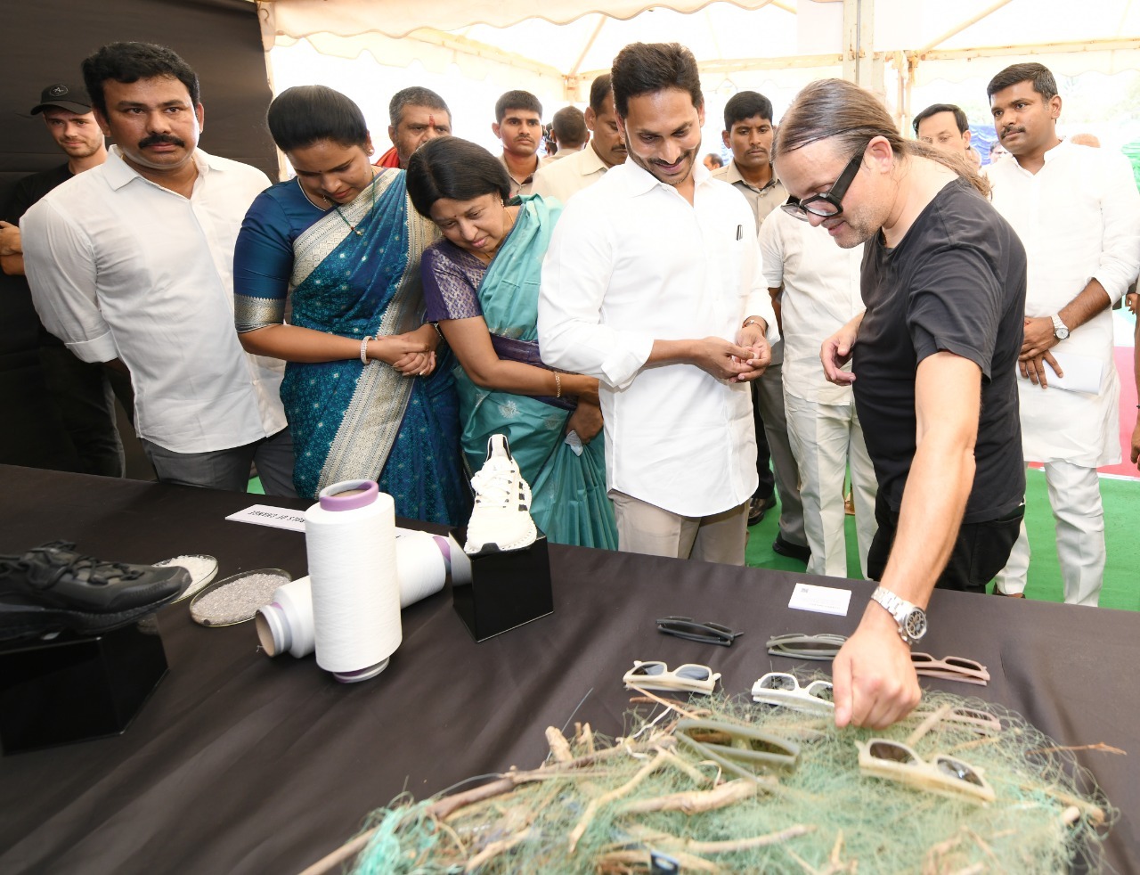 ఏపీలో ప్లాస్టిక్ ఫ్లెక్సీలపై బ్యాన్.. విశాఖ వేదికగా సీఎం జగన్ ప్రకటన