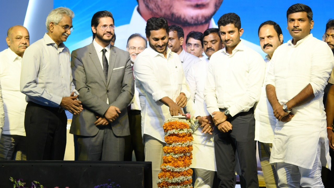 రామ్కో సిమెంట్ ఫ్యాక్టరీని ప్రారంభించిన సీఎం జగన్.. రాయలసీమ రైతులకు ఆఫర్.. రామ్కో సిమెంట్ ఫ్యాక్టరీని ప్రారంభించిన సీఎం జగన్.. రాయలసీమ రైతులకు ఆఫర్..