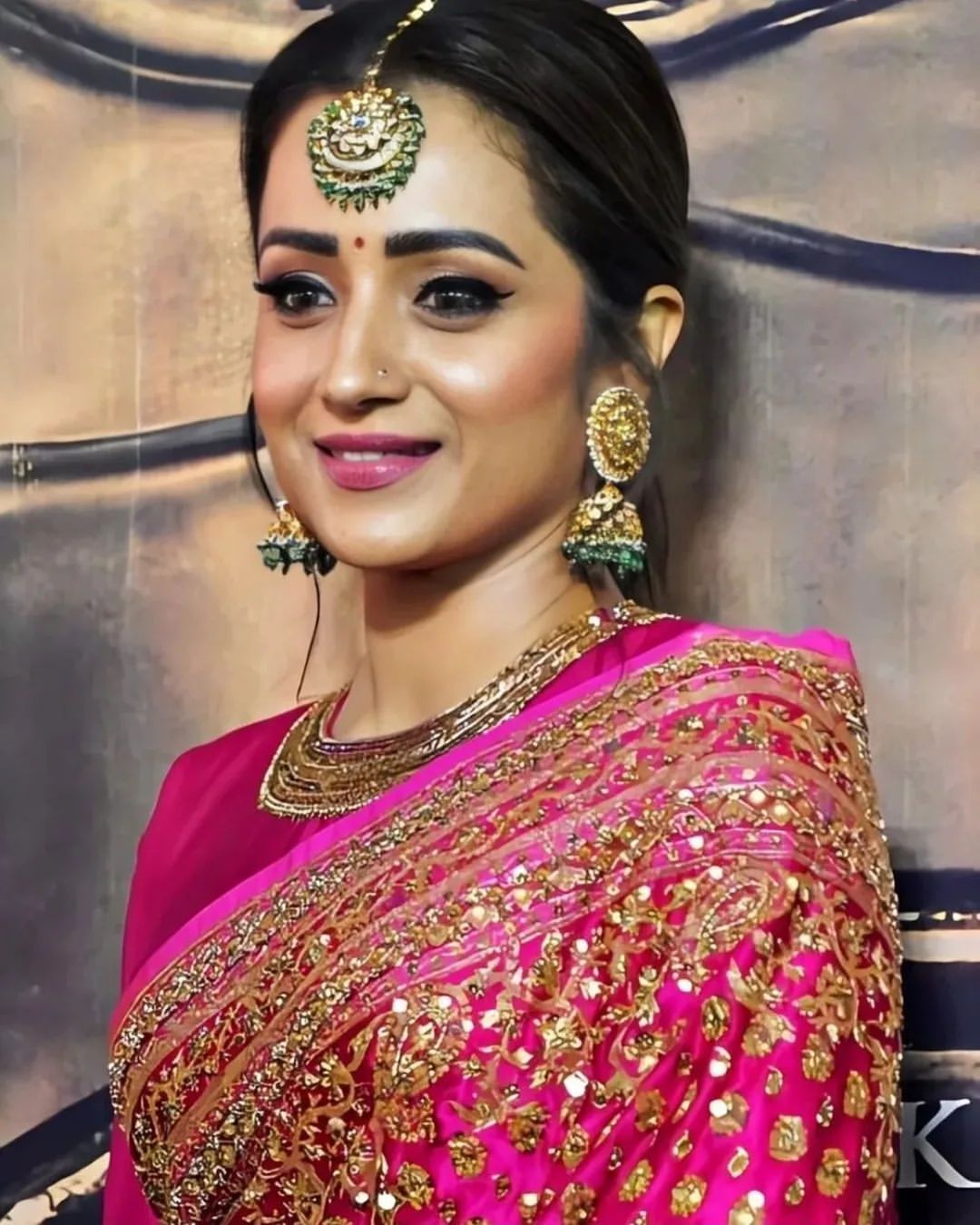 Actress Trisha Made Gorgeous Entry In Ponniyin Selvan Trailer Launch