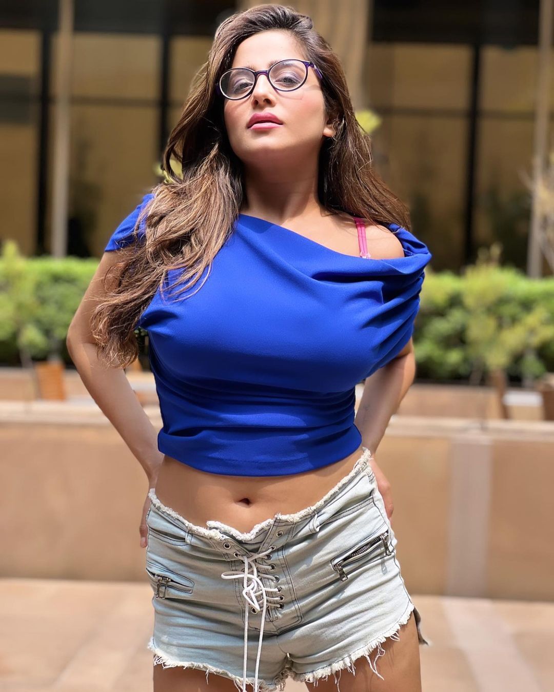 Kate Sharma की ये तस्वीरें देख मचल उठेंगे आप, Photos को हर एंगल से