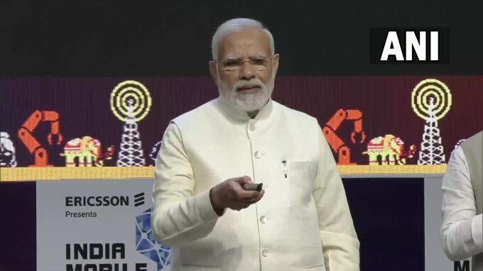 దేశరాజధాని ప్రగతి మైదాన్ లో 5 జీ సేవలను ప్రారంభించిన ప్రధానిమోదీ దేశరాజధాని ప్రగతి మైదాన్ లో 5 జీ సేవలను ప్రారంభించిన ప్రధానిమోదీ
