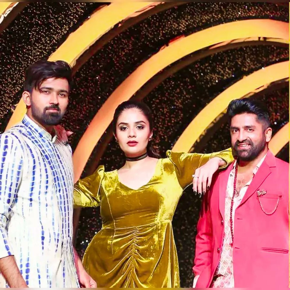 శ్రీముఖి.. బ్యూటీ ఇన్ బ్లాక్ (ఫొటోలు) శ్రీముఖి.. బ్యూటీ ఇన్ బ్లాక్ (ఫొటోలు)