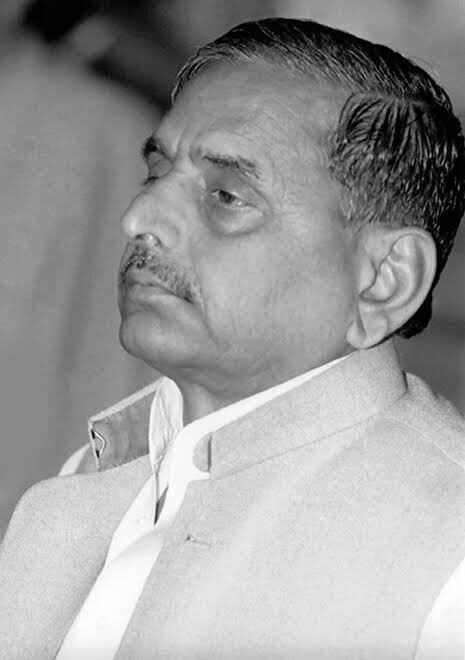 యూపీ 'నేతాజీ' ములాయం సింగ్ యాదవ్ రాజకీయ జీవిత విశేషాలు యూపీ 'నేతాజీ' ములాయం సింగ్ యాదవ్ రాజకీయ జీవిత విశేషాలు