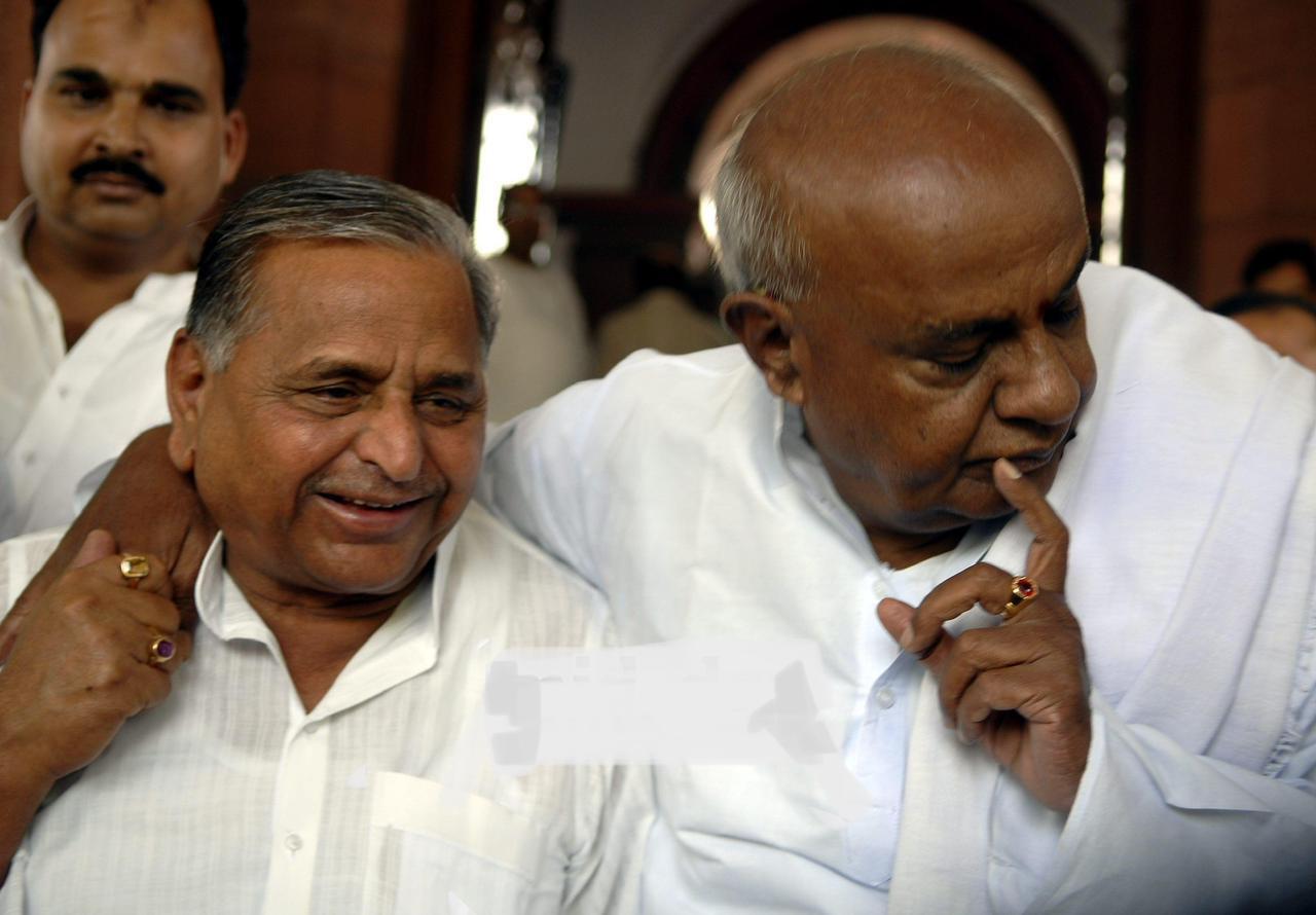యూపీ 'నేతాజీ' ములాయం సింగ్ యాదవ్ రాజకీయ జీవిత విశేషాలు యూపీ 'నేతాజీ' ములాయం సింగ్ యాదవ్ రాజకీయ జీవిత విశేషాలు
