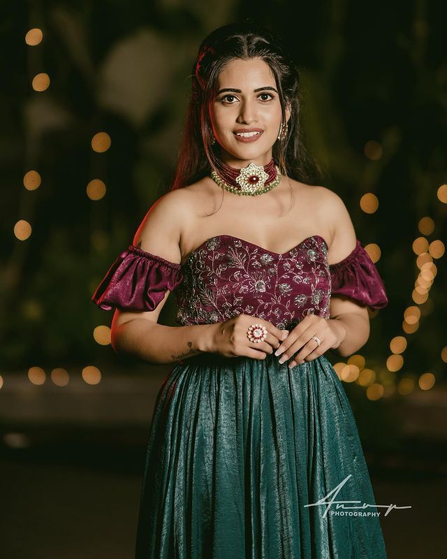 యాంకర్ స్రవంతి చొక్కారపు అందాల రచ్చ యాంకర్ స్రవంతి చొక్కారపు అందాల రచ్చ