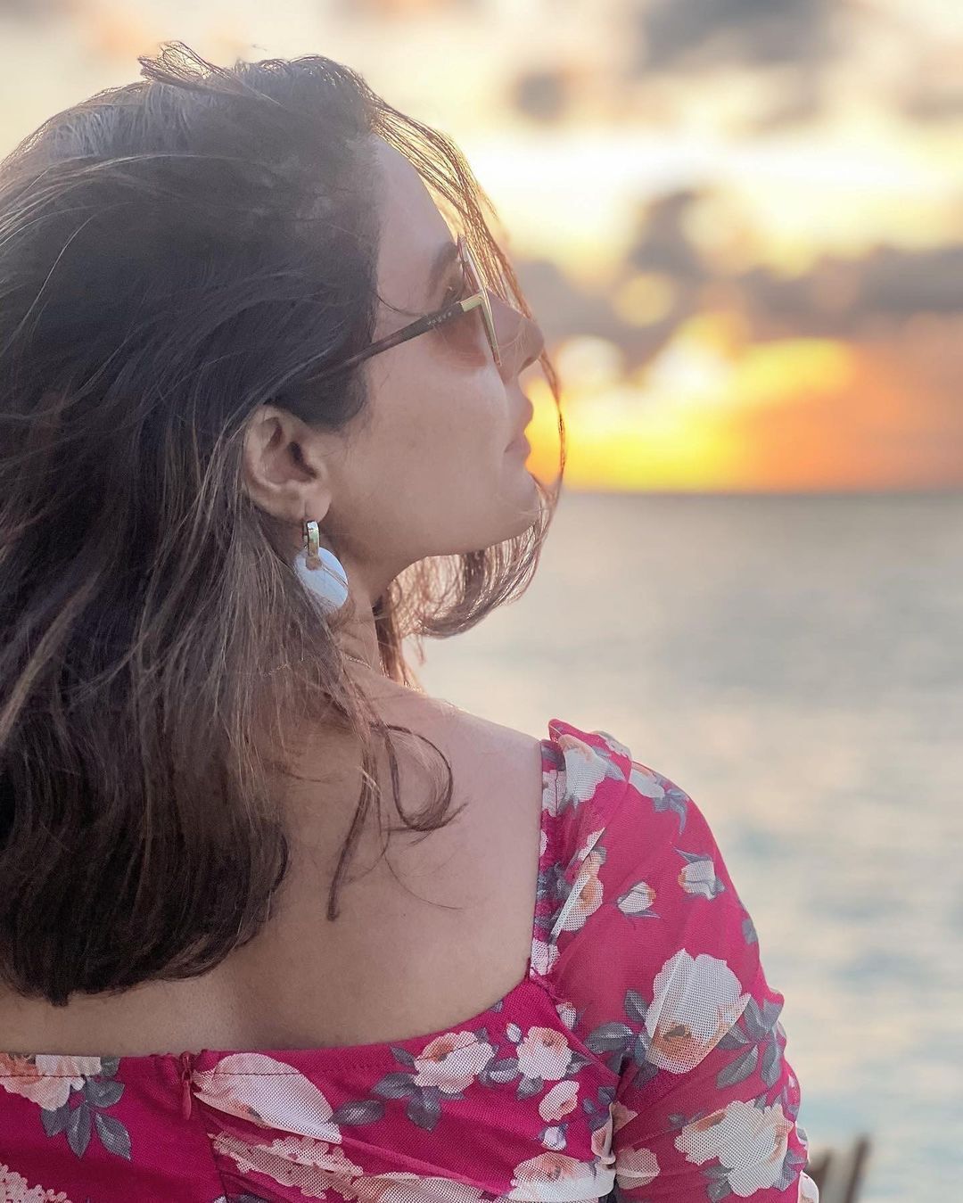 హీనా ఖాన్ వలపుల విందు.. కుర్రాళ్లలో కాక పుట్టిస్తోందిగా..! హీనా ఖాన్ వలపుల విందు.. కుర్రాళ్లలో కాక పుట్టిస్తోందిగా..!