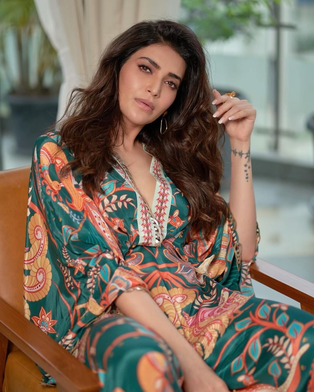 Photos: Karishma Tanna gave sizzling pose fans were also surprised, see hot pictures Photos: Karishma Tanna gave sizzling pose fans were also surprised, see hot pictures