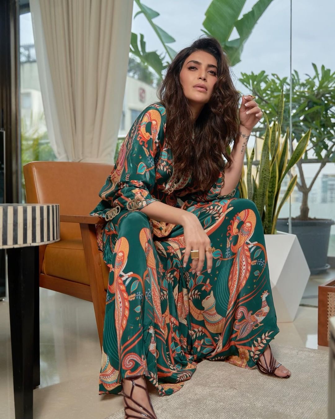 Photos: Karishma Tanna gave sizzling pose fans were also surprised, see hot pictures Photos: Karishma Tanna gave sizzling pose fans were also surprised, see hot pictures