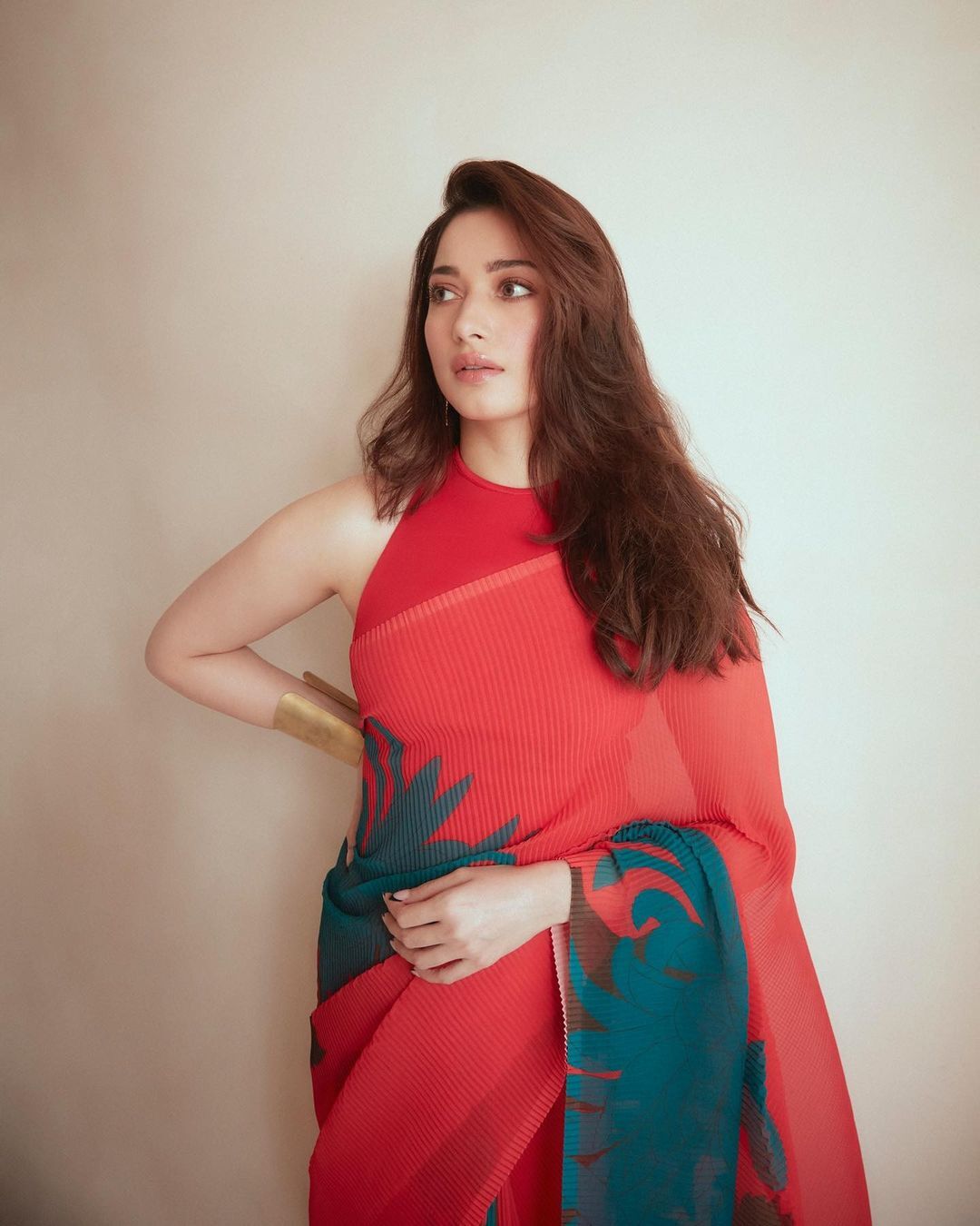 Tamannaah Bhatia Pics:  डीपनेक ब्लाउज में तमन्ना भाटिया की शानदार तस्वीरें वायरल, Photos देखकर फैंस भर रहे आहें