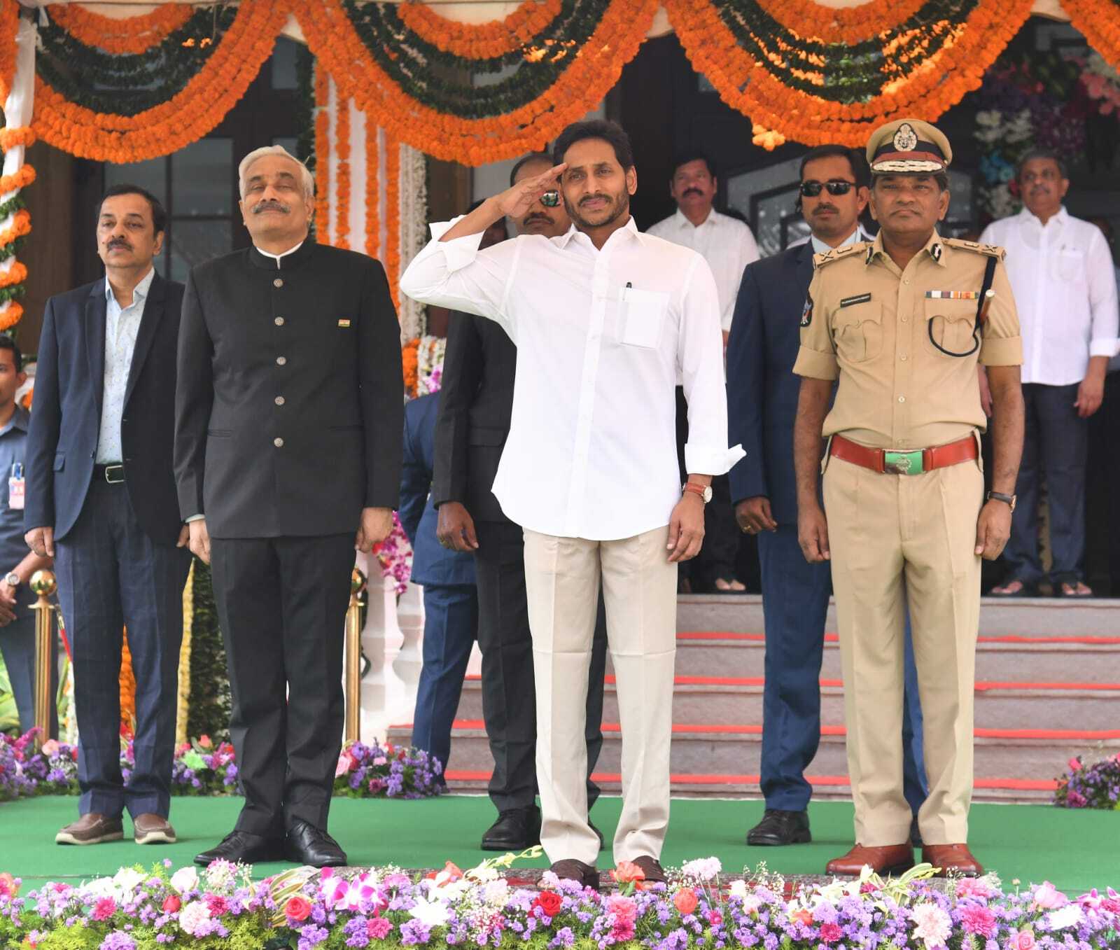 ఘనంగా ఆంధ్రప్రదేశ్ రాష్ట్ర అవతరణ దినోత్సవ వేడుకలు ఘనంగా ఆంధ్రప్రదేశ్ రాష్ట్ర అవతరణ దినోత్సవ వేడుకలు