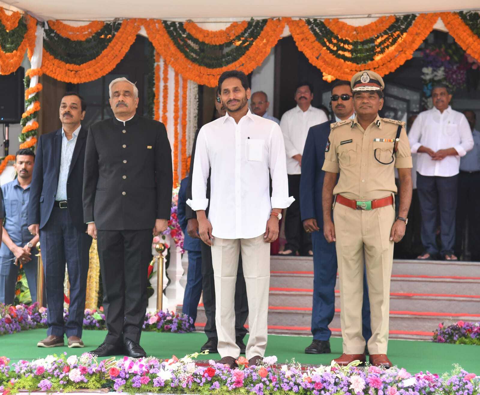 ఘనంగా ఆంధ్రప్రదేశ్ రాష్ట్ర అవతరణ దినోత్సవ వేడుకలు ఘనంగా ఆంధ్రప్రదేశ్ రాష్ట్ర అవతరణ దినోత్సవ వేడుకలు
