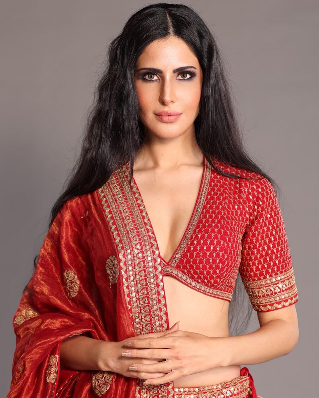 PICS: कटरीना की हमशक्ल अलीना राय की इन तस्वीरों को देख कन्फ्यूज्ड हो गए फैंस, पहचान पाना हुआ मुश्किल | katrina kaif look alike alina rai model actress photos goes viral -