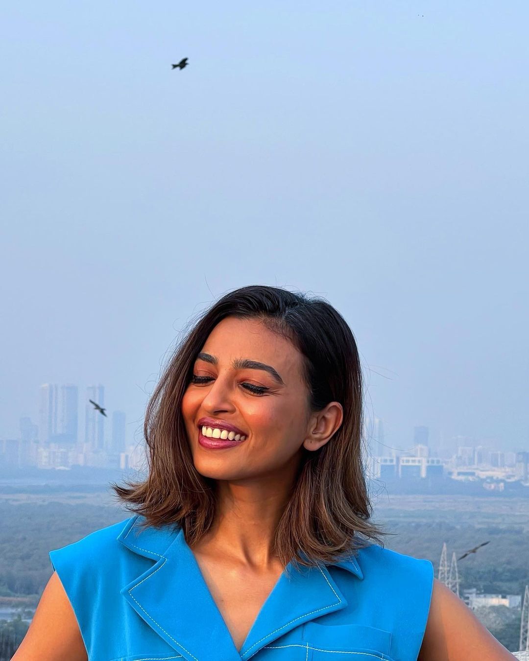 రాటు తేలిన Radhika Apte.. హాట్ అందాల షోతో హీటెక్కిస్తున్న బ్యూటీ..!