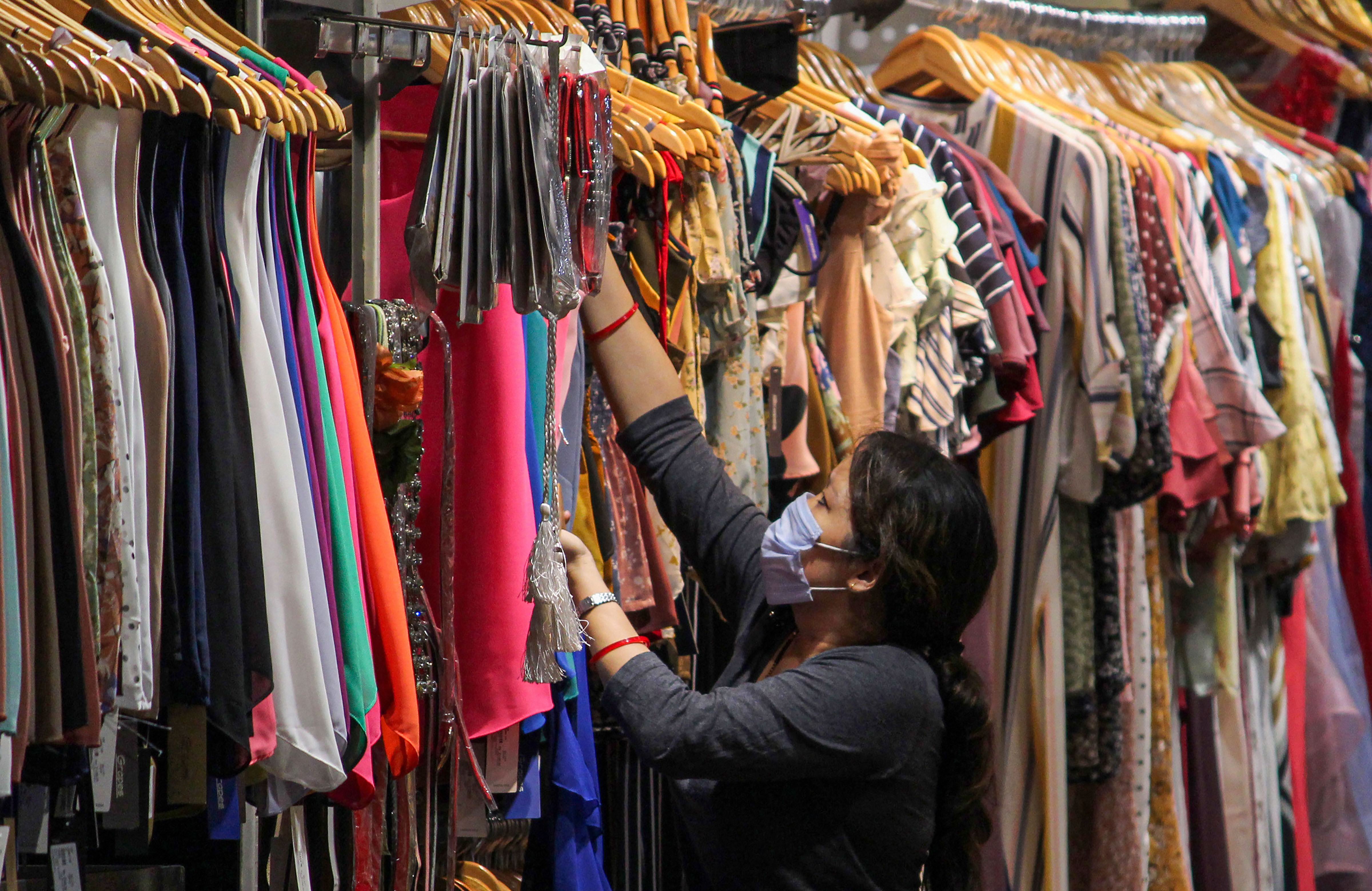 गर्मियों के सस्ते कपड़े खरीदने के लिए दिल्ली के पांच बेस्ट मार्केट