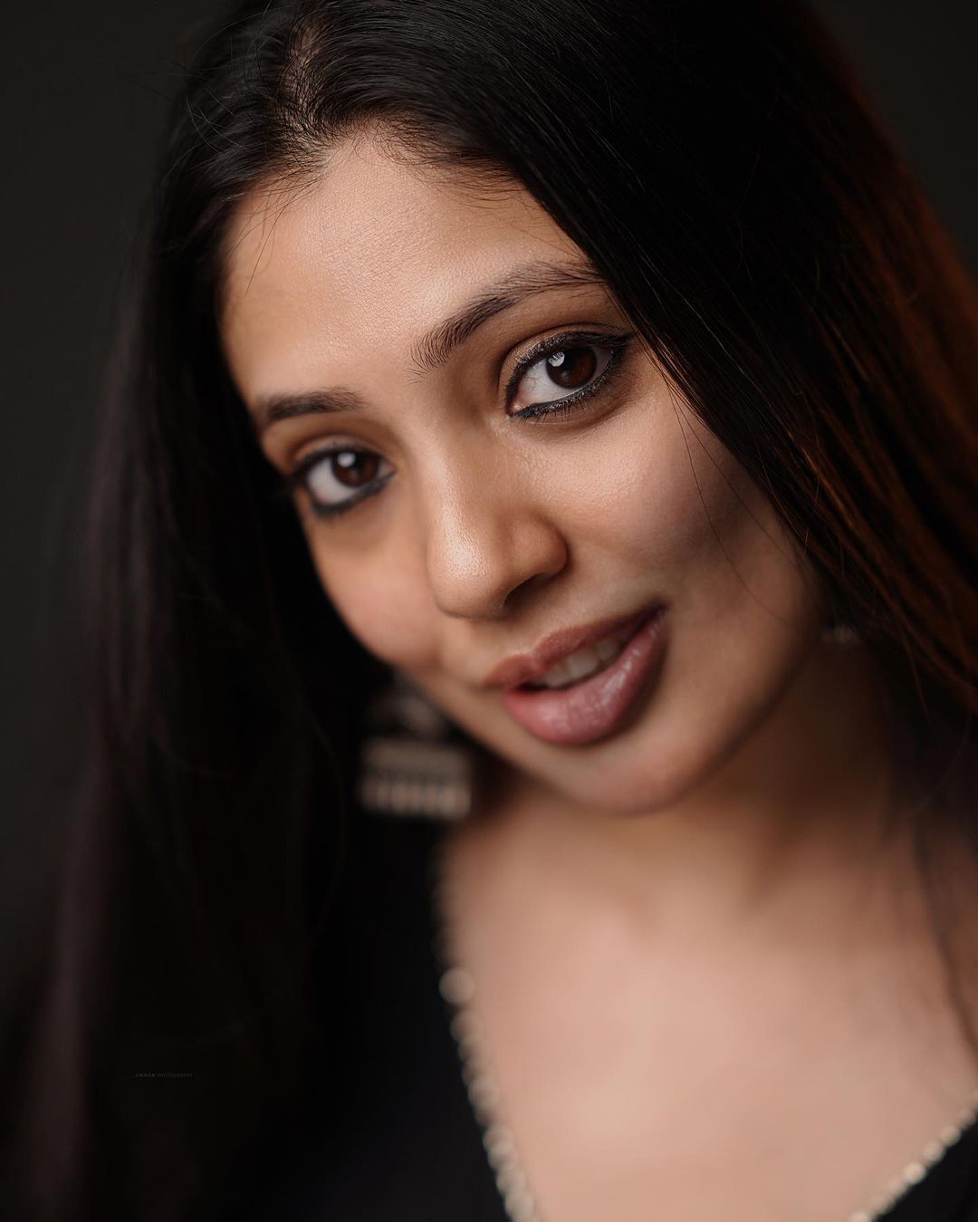  Mollywood Actress Veena Nandakumar's Latest Photoshoot Made Wow Among